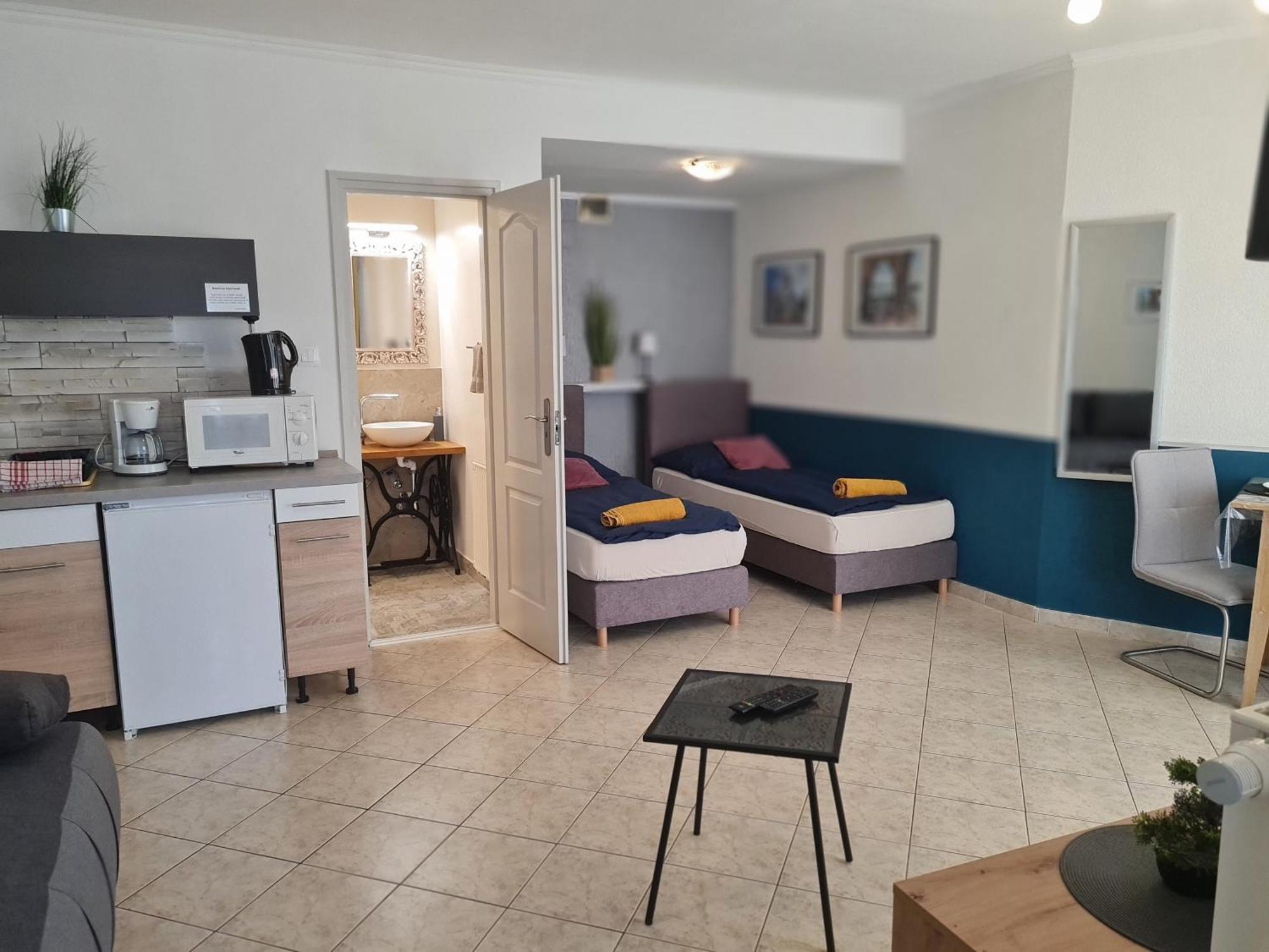 Csever Apartman Tata Ngoại thất bức ảnh